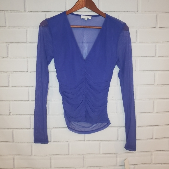 NWT Mesh Solid Print Ruched V-Neck‎ Top - Picture 2 of 9